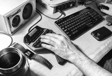 精雕细刻！哈利伯顿收获个人专属木雕版Hali1