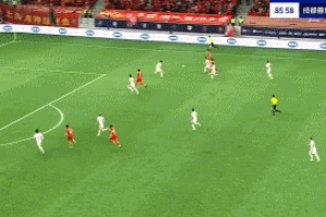 必发下载-神了！刘殿座力拒刘若钒单刀，短时间内两次精彩扑救