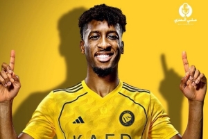 记者：科曼今天与利雅得胜利会合，官宣活动将在俱乐部总部进行