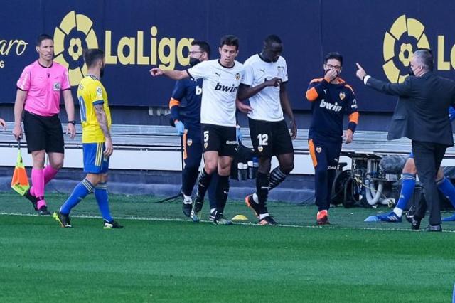 必发下载-迪亚哈比-卡拉事件梳理：西足坛绝不容忍种族主义